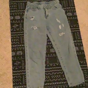 I am selling jeans from shein, they are blue, and the size is for a 10 year old.